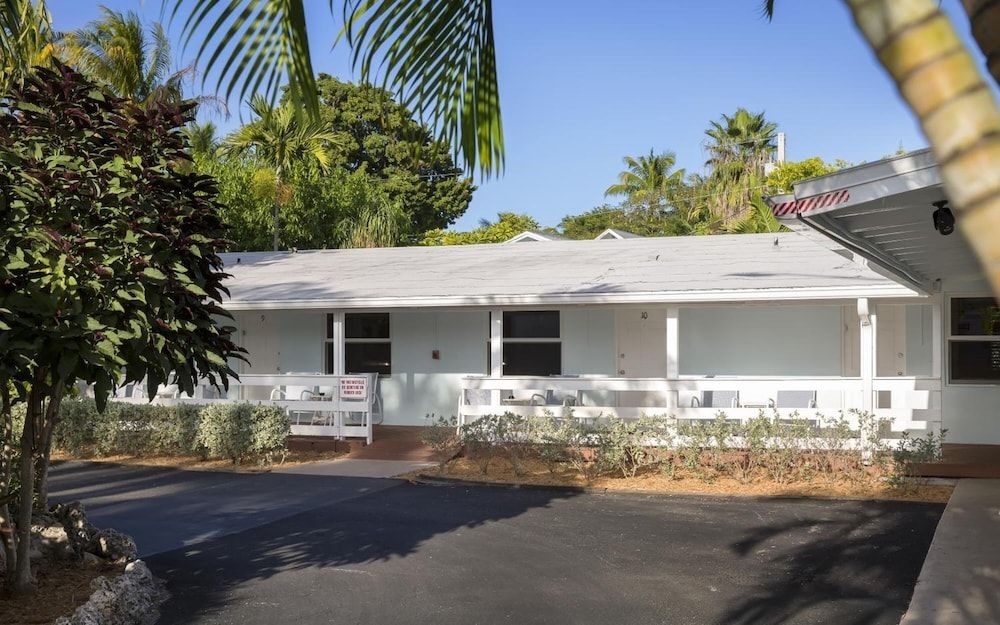 Southwinds Motel3
