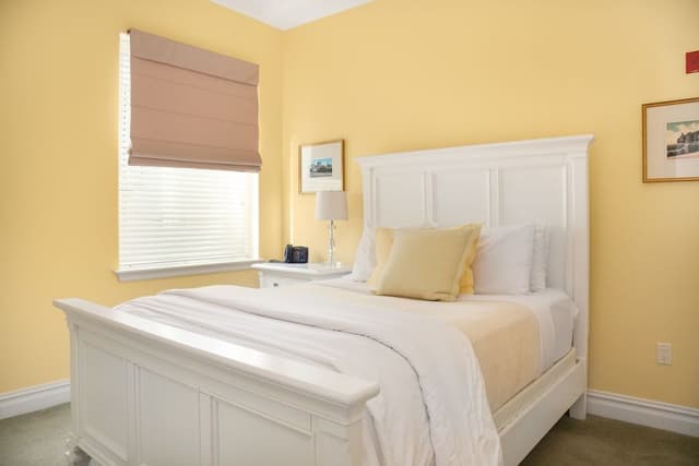 One Bedroom Suite - One-Bedroom Suite - Full Kitchen & Free Parking
