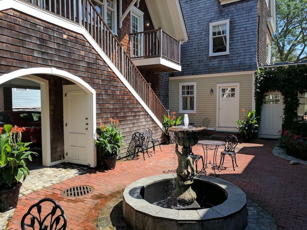 Pelham Court Hotel0