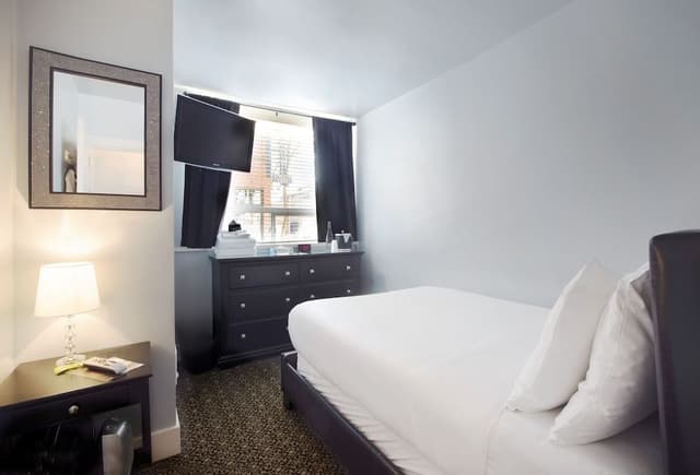 Standard Room, 1 Full Bed, Shared Bathroom