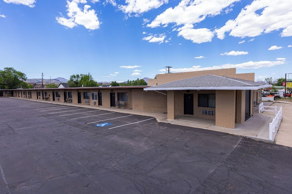 BRYCEWAY MOTEL2