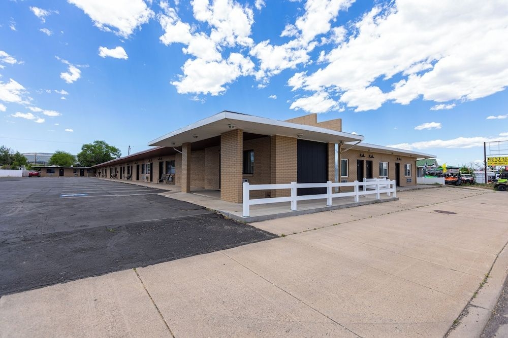 BRYCEWAY MOTEL3