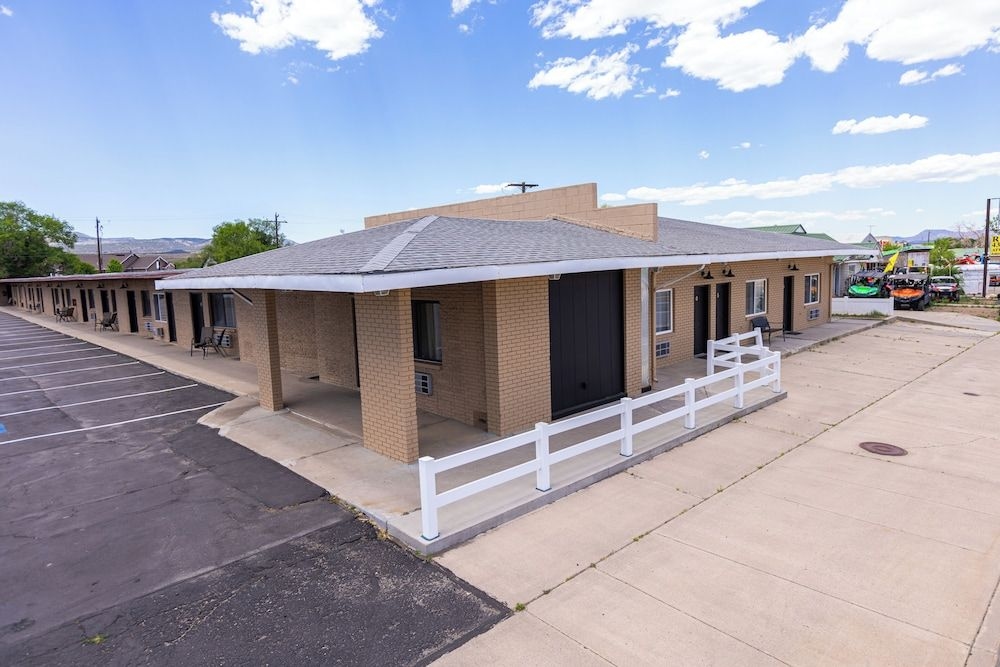 BRYCEWAY MOTEL1