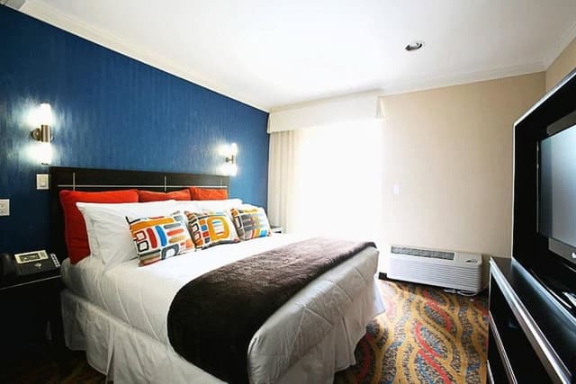 Premium King Room with Balcony