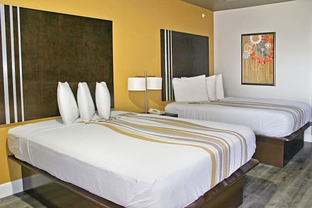 Standard Room, 2 Queen Beds, Smoking