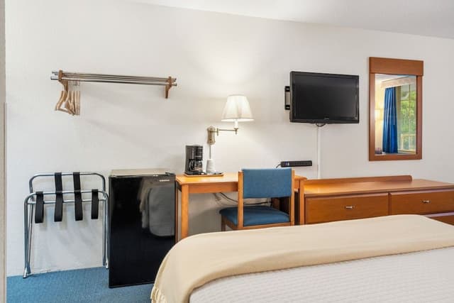 Classic Room, 2 Queen Beds, Non Smoking
