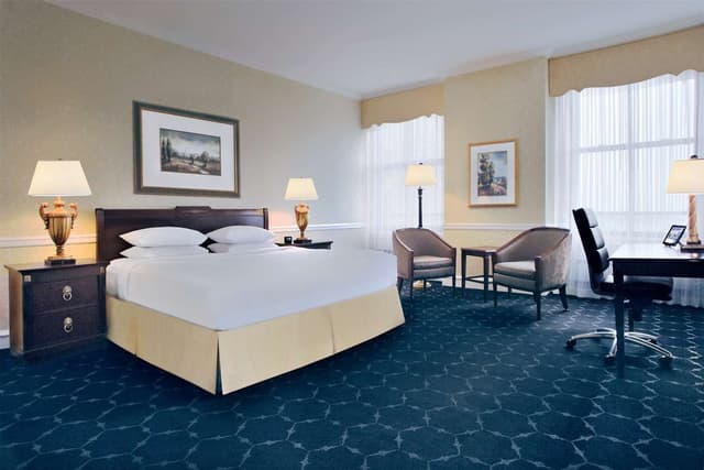 1 KING BED - 1 BEDROOM DRAKE SUITE