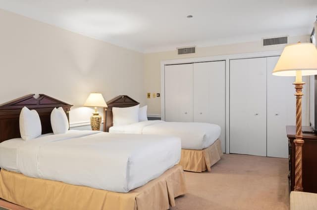 Room, Multiple Beds (The Drake Residence)