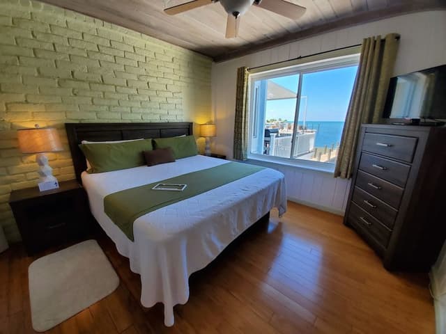 Premium Apartment (Osprey Apartment-Private Balcony)