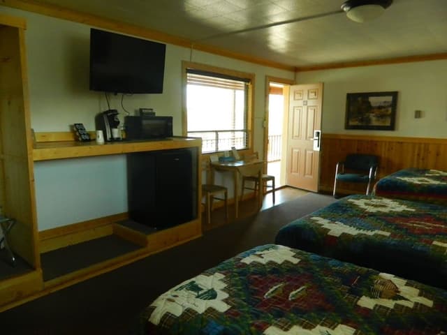 Deluxe Quadruple Room (2 Queen Beds with a Sofa Bed)