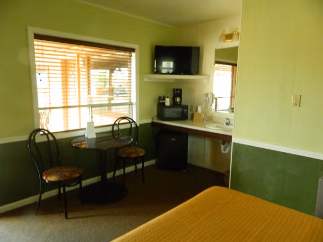Economy Single Room, 1 Queen Bed, Ground Floor