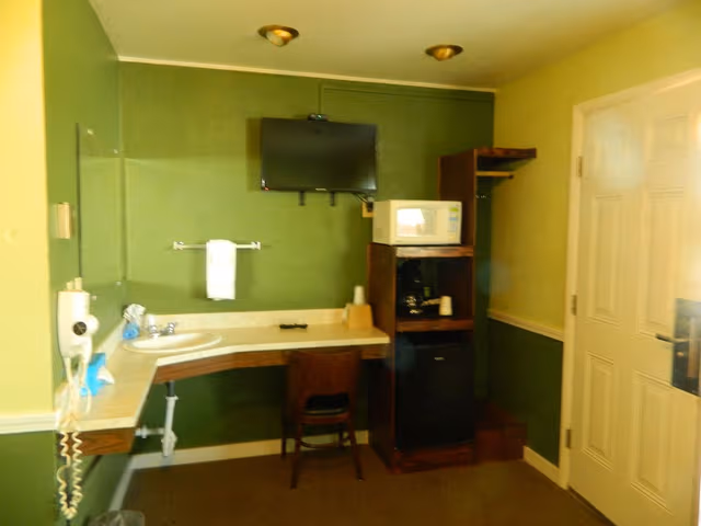 Economy Double Room, 2 Double Beds