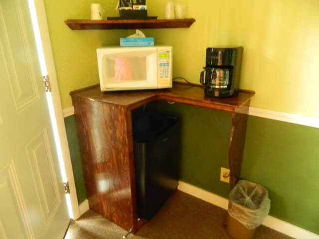 Economy Single Room, 1 Queen Bed, Ground Floor