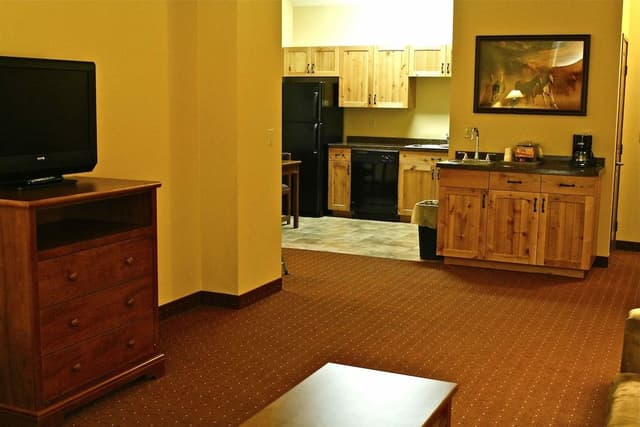 Suite, 2 Bedrooms, Accessible with Kitchen and Living room
