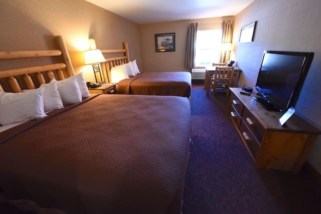 Room, 2 Queen Beds, Courtyard Area