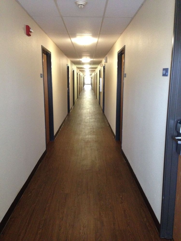Inland Suites Lamar Street4