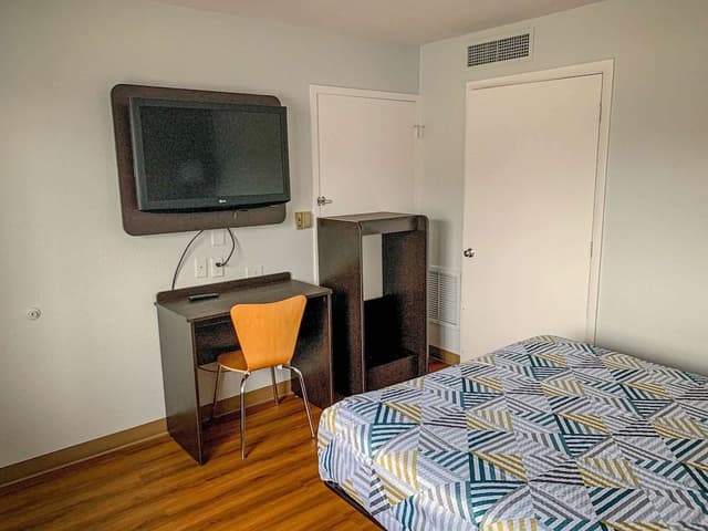Standard Room, 1 Queen Bed, Non Smoking