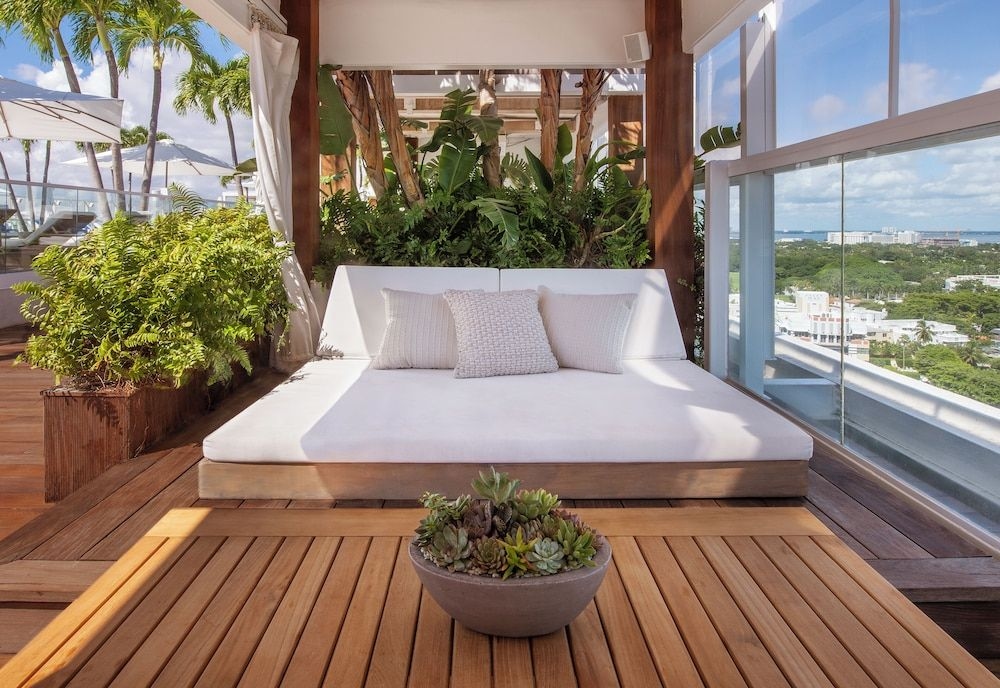 The Perry South Beach0