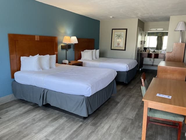 Two Queen Beds, Non Smoking