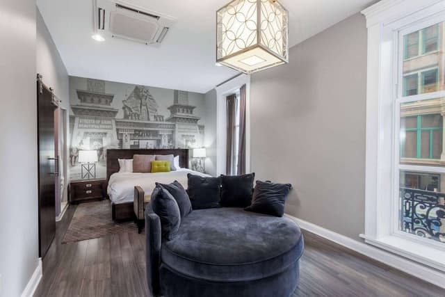 Signature Single Room, 1 King Bed, Non Smoking (Marquis)