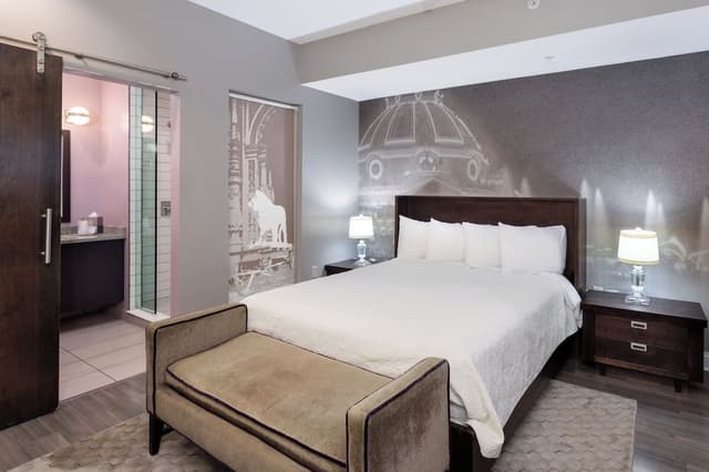 Suite, 1 King Bed, Non Smoking