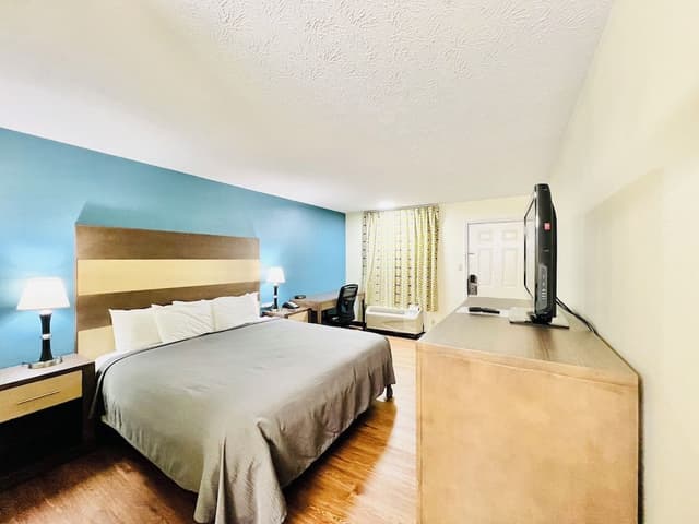 Standard Room, 1 King Bed, Non Smoking