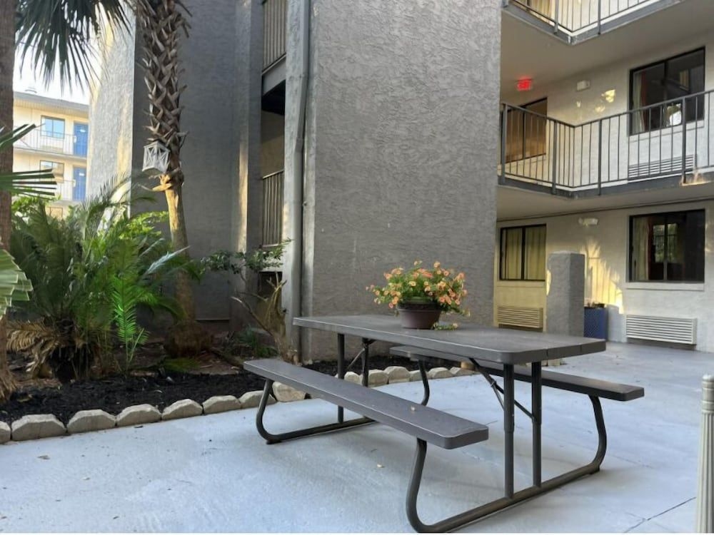 Motel 6 Tallahassee West3