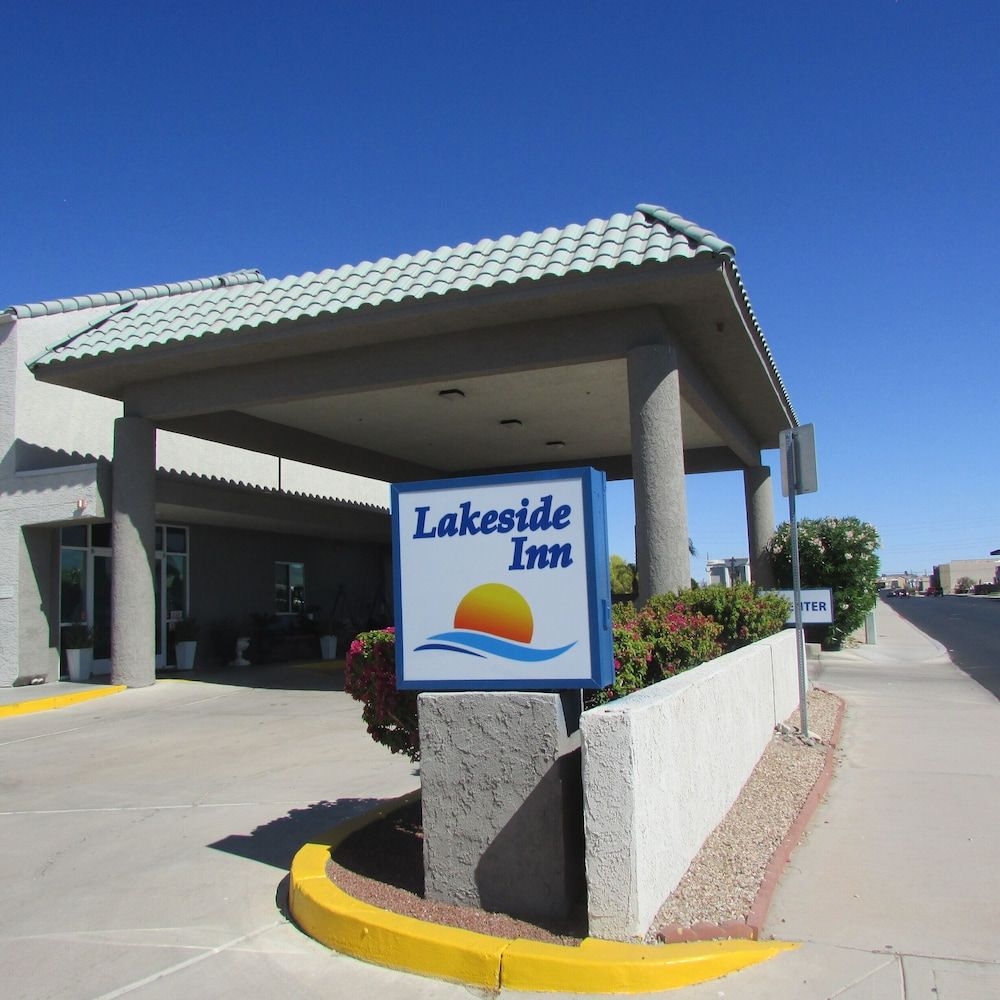 Motel 6 Lakeside4