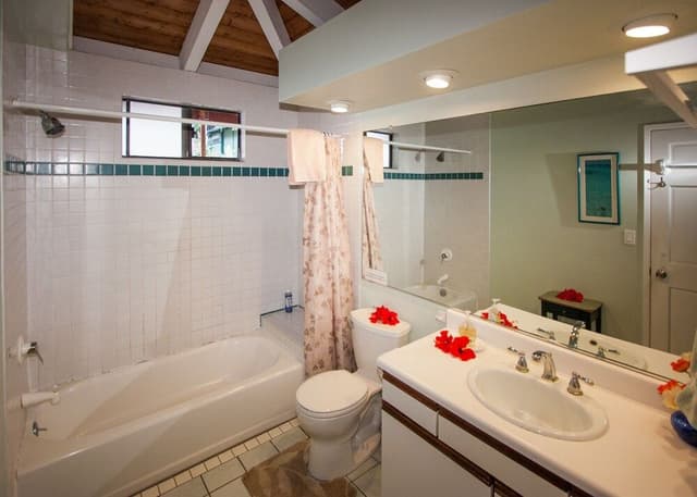Kahuna Banyan View, 1 Queen Bed and 1 Twin Bed, Private Bathroom