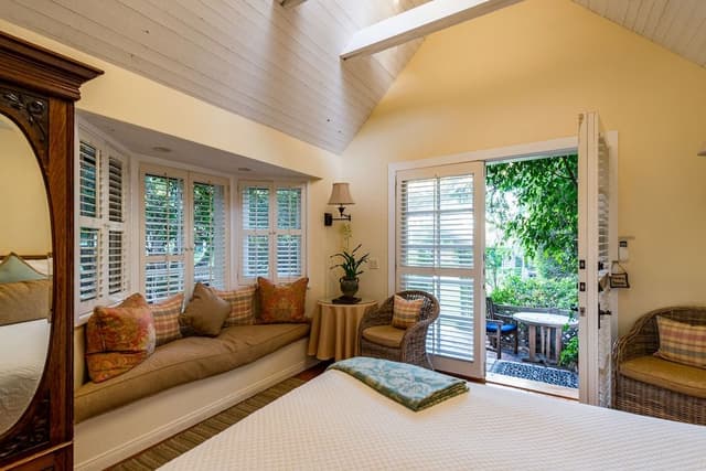 Luxury Bungalow, 1 Queen Bed, Patio, Garden Area (The Garden Room)