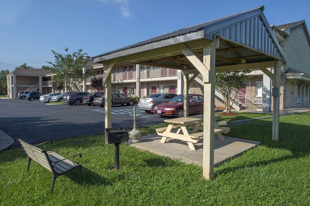 Affordable Corporate Suites of Waynesboro2