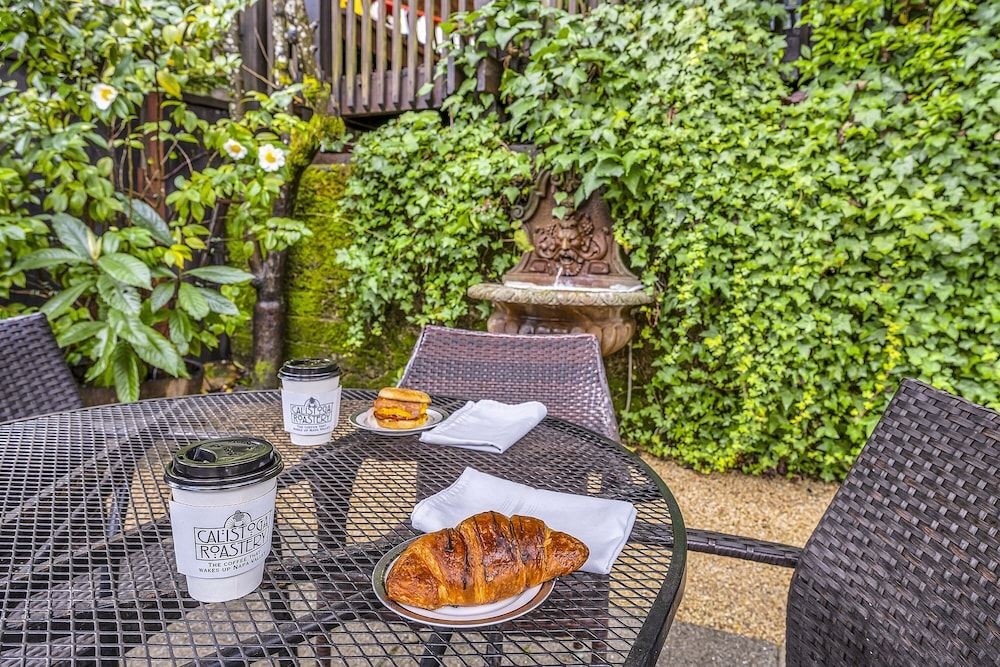 Calistoga Wine Way Inn2