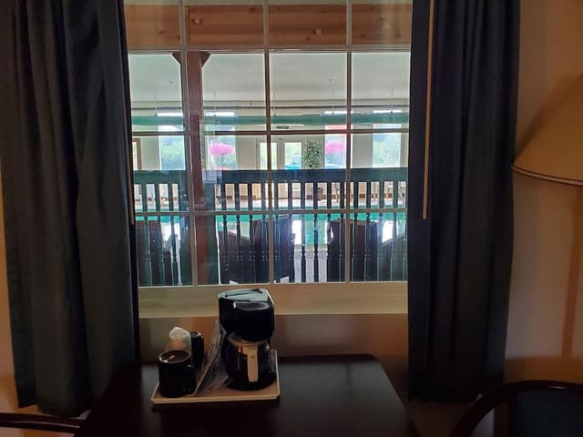 Standard Room, 2 Double Beds, Poolside
