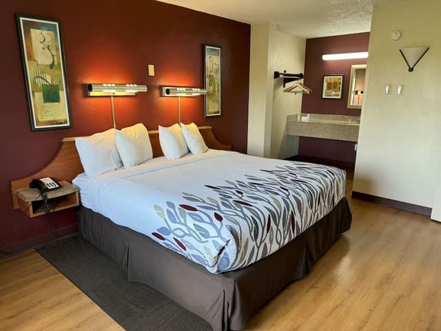 Suite, 1 King Bed with Sofa bed, Non Smoking (2 Rooms)