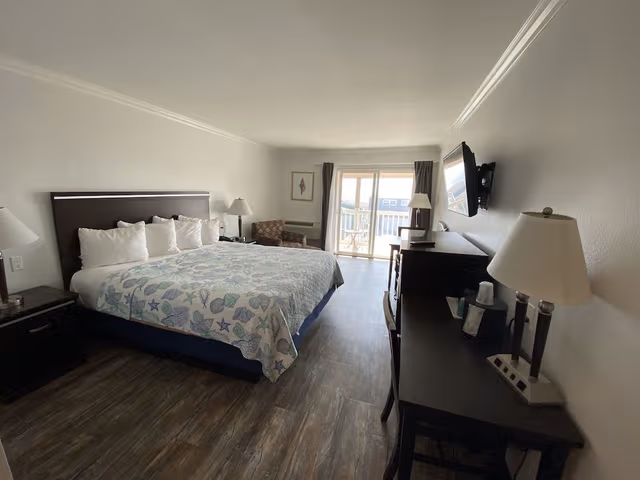 Deluxe Room, 1 King Bed, Ocean View