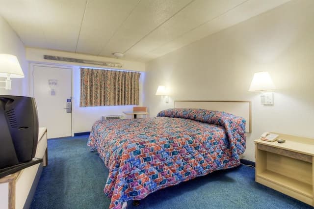 Standard Room, 1 Queen Bed, Non Smoking
