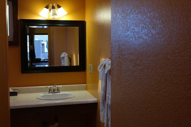 Standard Room, 1 Queen Bed