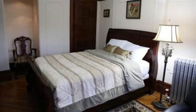 Single Room, Shared Bathroom (Ebony (5))