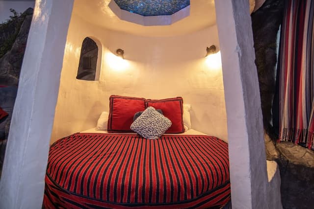 Room (Lighthouse)