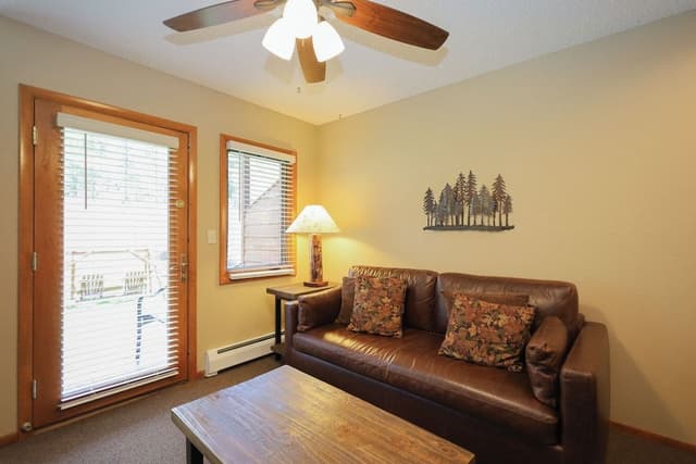 Suite (1 Bedroom Full Kitchen River Level)
