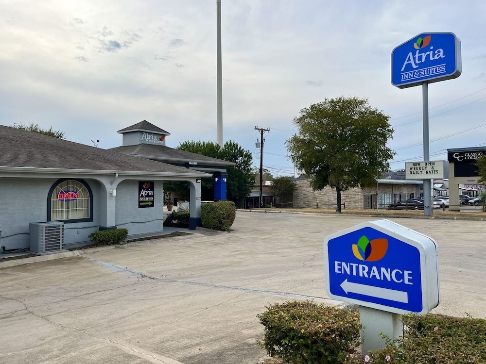 Regency Inn And Suites San Ant1