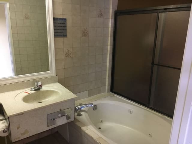 Room, 1 King Bed, Non Smoking, Jetted Tub