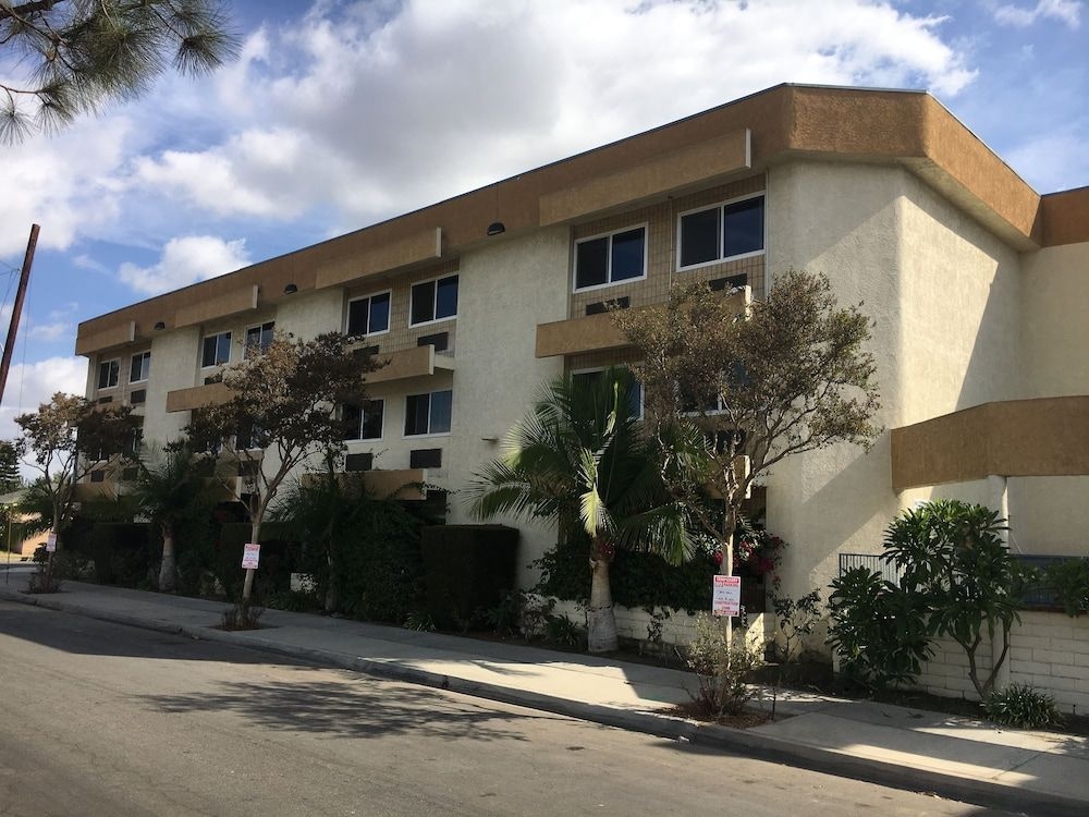 Bellflower Travel Inn0