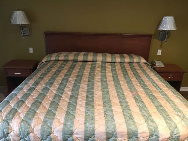 Room, 1 King Bed, Non Smoking, Jetted Tub