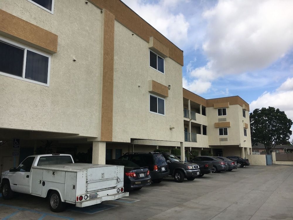 Bellflower Travel Inn2