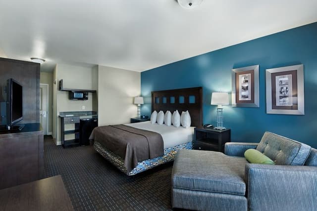 Bay View Balcony King Suite