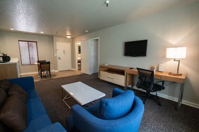 Pet Friendly- Monarch One bedroom suite