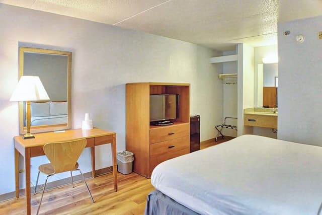 Standard Room, 1 King Bed, Non Smoking