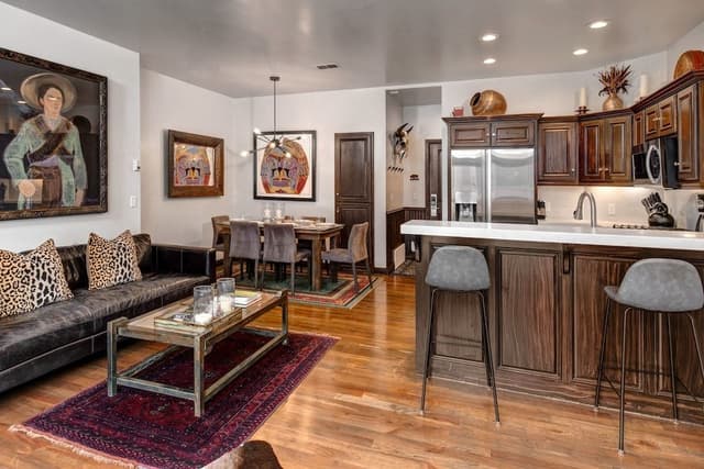 Condo, 3 Bedrooms