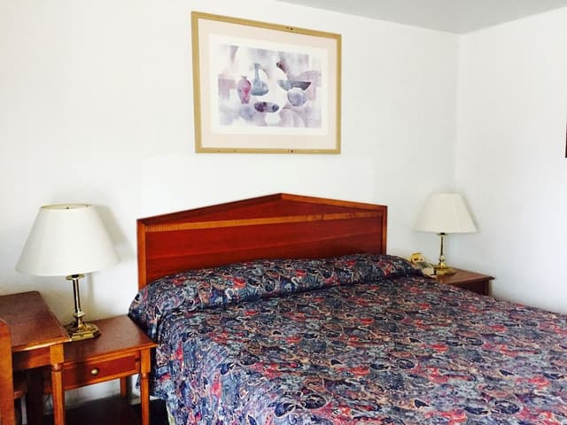 Standard Room, 1 King Bed